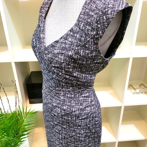 MAGGY LONDON DRESS - Picture 3 of 7